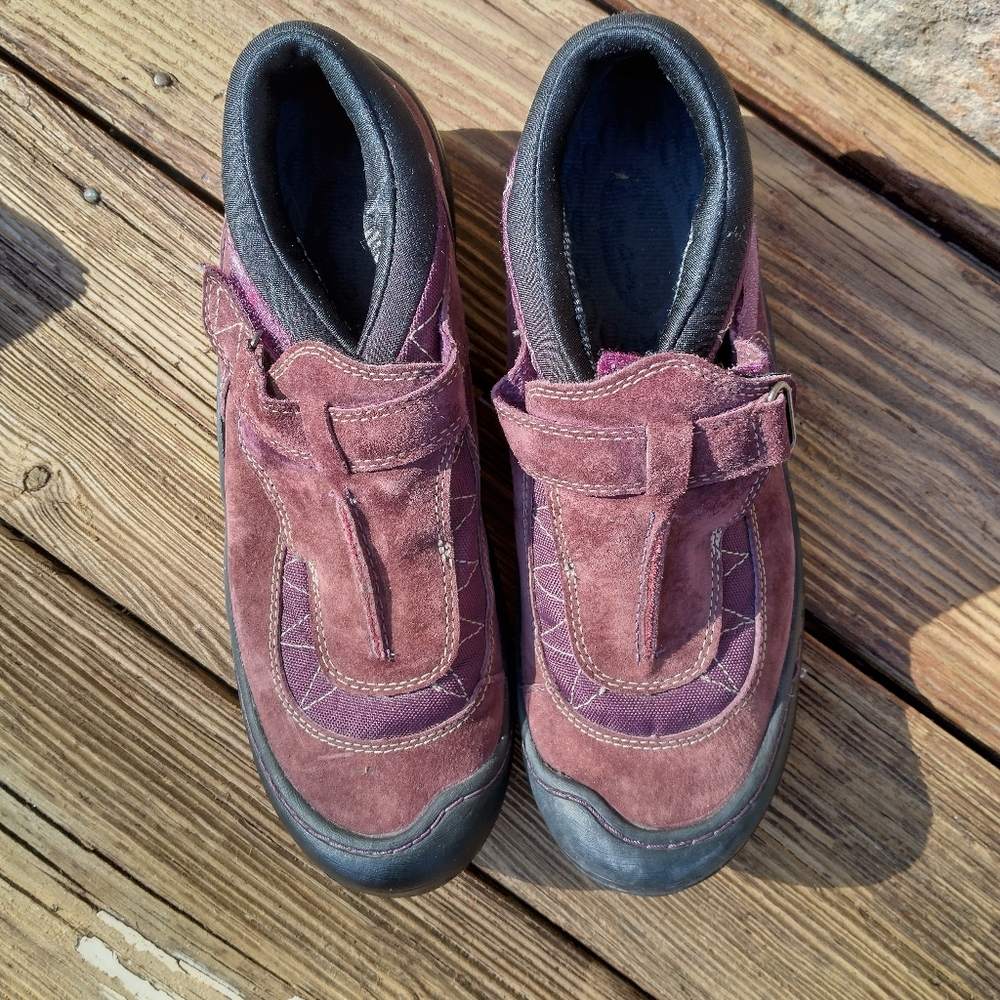 EUC Privo by Clarks Women's Casual Outdoor Hiking Shoes- purple suade-8 1/2M